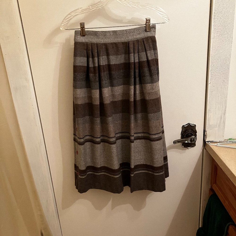 LOUBEN size 7/8 earth tones skirt